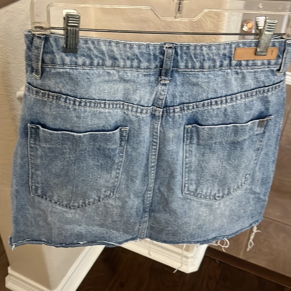 Toni denim with pearls high waisted mini skirt Size L/ 30” - Picture 8 of 17